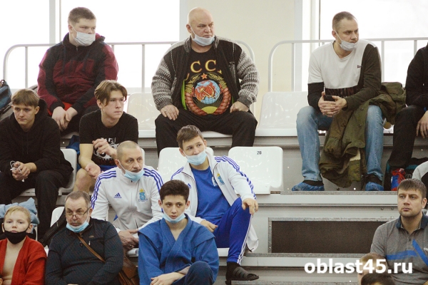 В Кургане собрались сильнейшие самбисты России В Кургане собрались сильнейшие самбисты России
