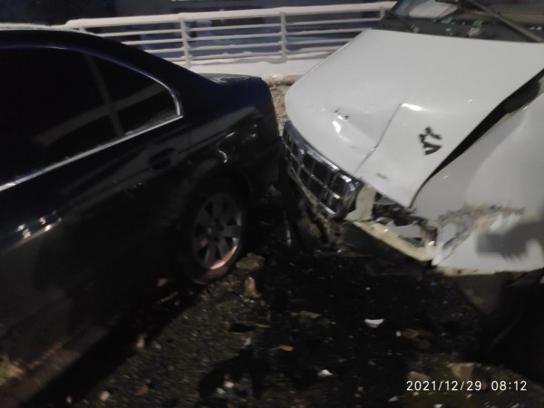 На курганском мосту ЖБИ произошло тройное ДТП