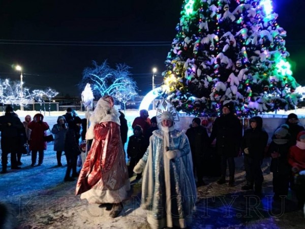 В курганском микрорайоне открыли новогоднюю площадку В курганском микрорайоне открыли новогоднюю площадку