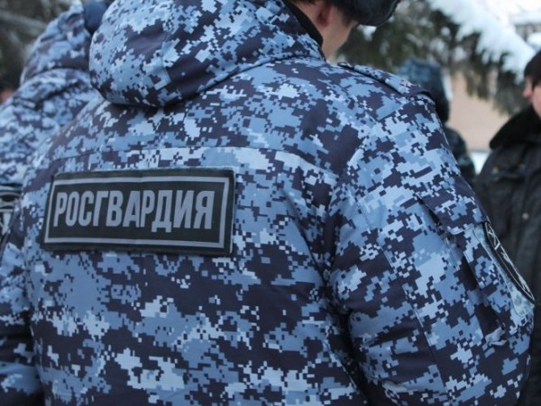 Сотрудники Росгвардии обезвредили вооруженного злоумышленника в Зауралье