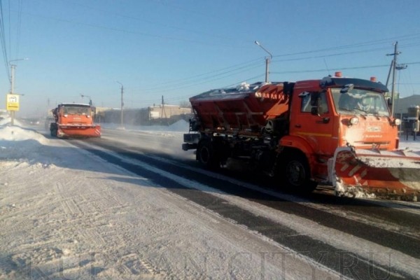 В Кургане снежный накат и гололёд будут устранять экологически безопасной смесью В Кургане снежный накат и гололёд будут устранять экологически безопасной смесью