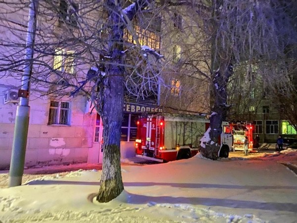 Из курганской многоэтажки во время пожара эвакуировали людей
