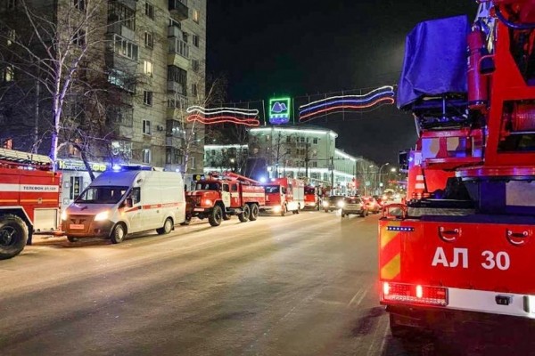 Из курганской многоэтажки во время пожара эвакуировали людей