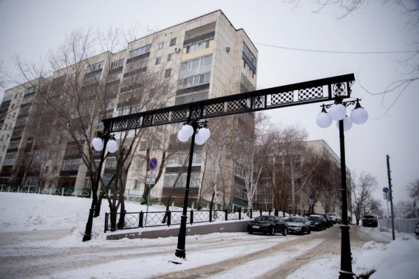 В Кургане установили арку на подходе к набережной