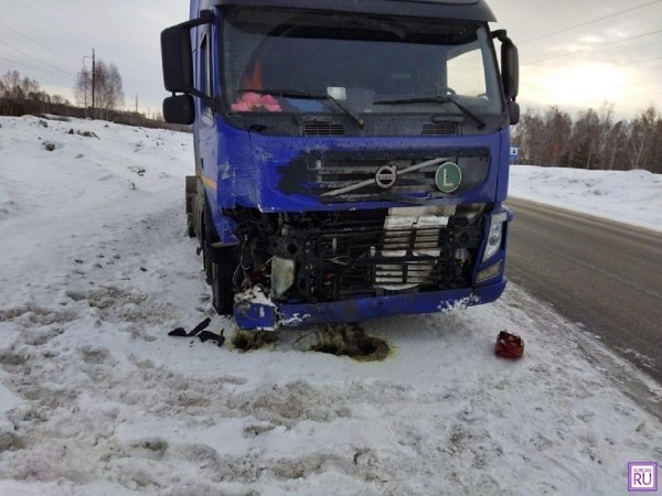 Житель Тюмени погиб в ДТП в Курганской области, врезавшись в большегруз