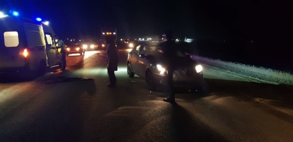 В Кургане столкнулись 4 автомобиля. Пострадали 3 человека В Кургане столкнулись 4 автомобиля. Пострадали 3 человека