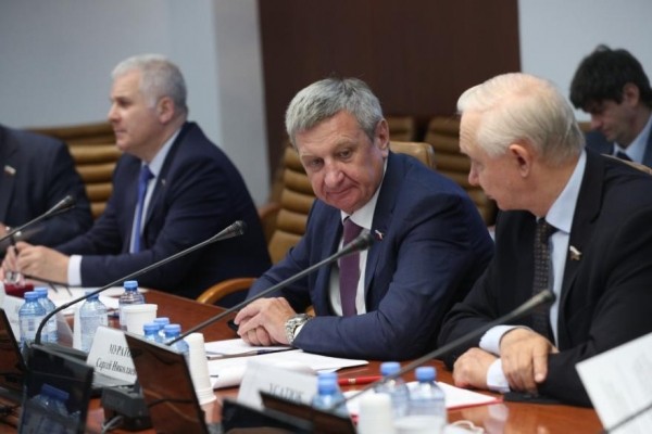 Курганский сенатор Сергей Муратов назвал украинских националистов &laquo;военными преступниками&raquo;