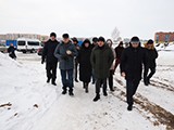 Губернатор оценил ход строительства важнейших социальных объектов Кургана
Губернатор оценил ход строительства важнейших социальных объектов Кургана