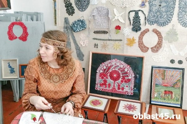 Жительница Куртамыша &laquo;заболела&raquo; вологодским кружевом