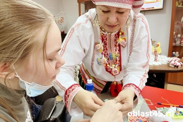 В Кургане прошла выставка народных кукол В Кургане прошла выставка народных кукол