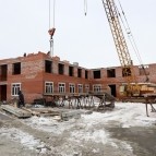 Губернатор оценил ход строительства важнейших социальных объектов Кургана
Губернатор оценил ход строительства важнейших социальных объектов Кургана