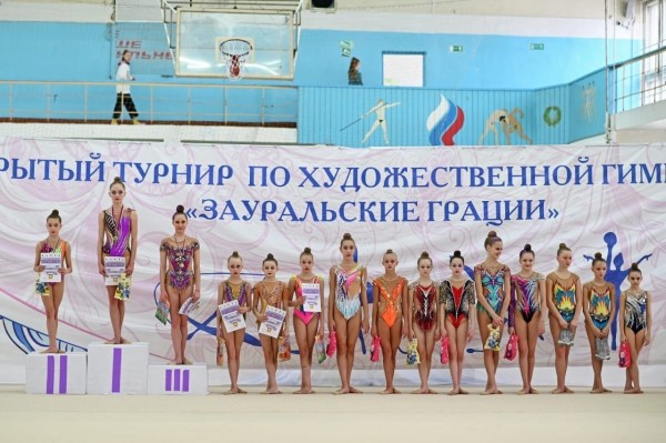 Курганские гимнастки взяли золото на соревнованиях Курганские гимнастки взяли золото на соревнованиях