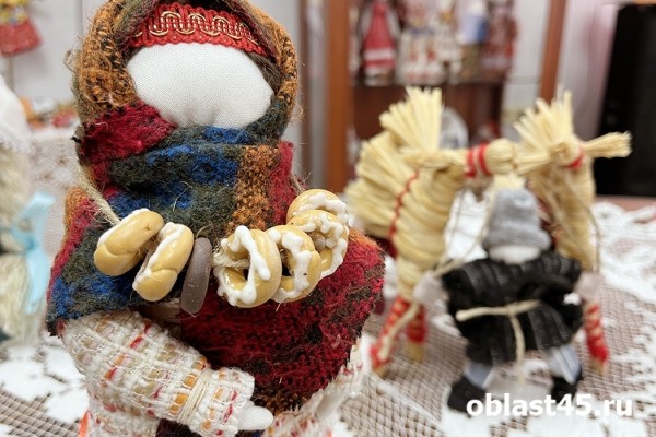 В Кургане прошла выставка народных кукол В Кургане прошла выставка народных кукол
