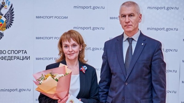 В Минспорте России вручили золотые знаки отличия ГТО В Минспорте России вручили золотые знаки отличия ГТО