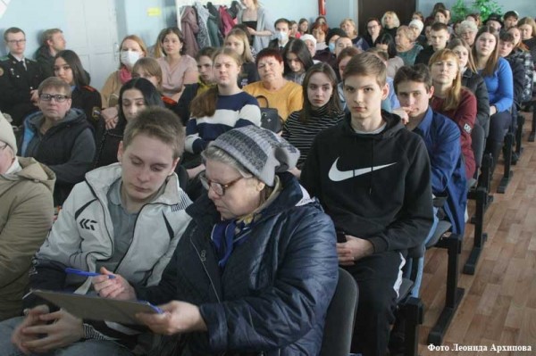 Курганским выпускникам объяснили, как они могут поступить в вуз или колледж