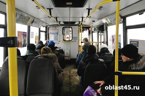 В Кургане автобусы меняют маршрут из-за перекрытия перекрёстка в Заозёрном В Кургане автобусы меняют маршрут из-за перекрытия перекрёстка в Заозёрном