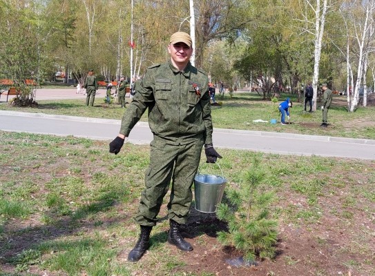 Сотрудники следственного управления СК России по Курганской области приняли участие в патриотической акции «Аллея Памяти» Сотрудники следственного управления СК России по Курганской области приняли участие в патриотической акции «Аллея Памяти»