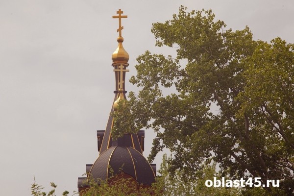 Гадали на рунах и писали кириллицей: в Кургане отметили славянский праздник