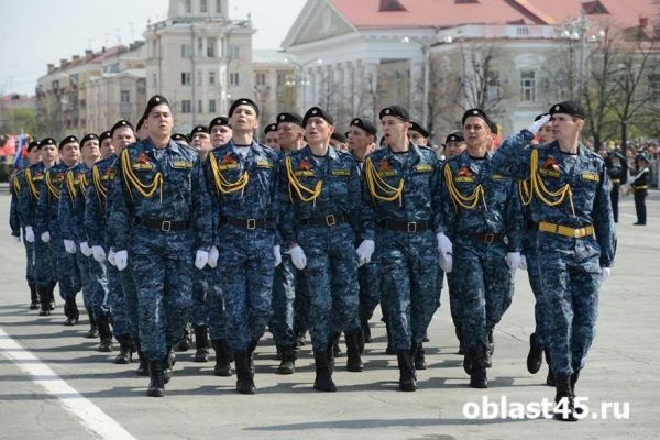 В Кургане из-за репетиции парада изменят движение транспорта В Кургане из-за репетиции парада изменят движение транспорта