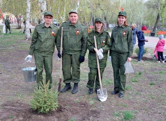 Сотрудники следственного управления СК России по Курганской области приняли участие в патриотической акции «Аллея Памяти» Сотрудники следственного управления СК России по Курганской области приняли участие в патриотической акции «Аллея Памяти»