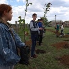 
											В Курганской области высадили яблоневую аллею в память о героически погибшем в ходе спецоперации на Украине сержанте Николае Железняке									