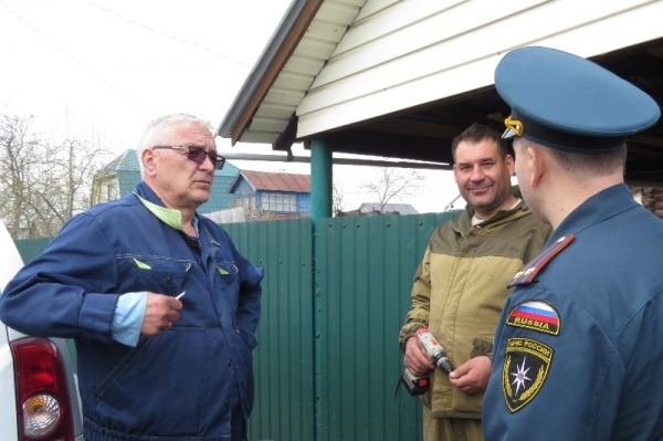 Сегодня сотрудники МЧС провели рейд в садоводстве &laquo;Локомотив&raquo; в Восточном микрорайоне Кургана
