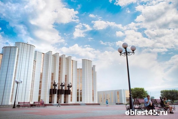 В стенах Курганской областной филармонии звучала «Музыка Победы» В стенах Курганской областной филармонии звучала «Музыка Победы»