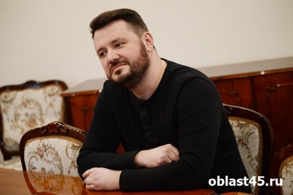 Худрук Зауральского симфонического оркестра уезжает на Дальний Восток Худрук Зауральского симфонического оркестра уезжает на Дальний Восток