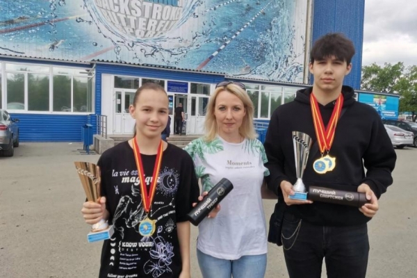 Курганские пловцы привезли из Челябинска шесть медалей Курганские пловцы привезли из Челябинска шесть медалей