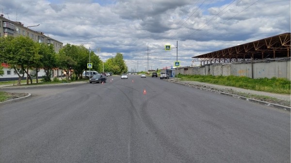 В Кургане подросток на велосипеде попал под колёса авто В Кургане подросток на велосипеде попал под колёса авто