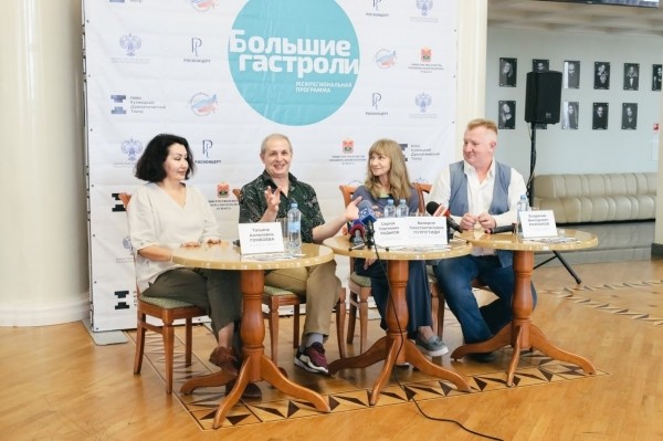 В Кургане драмтеатр после завершения сезона не перестанет радовать зрителей В Кургане драмтеатр после завершения сезона не перестанет радовать зрителей