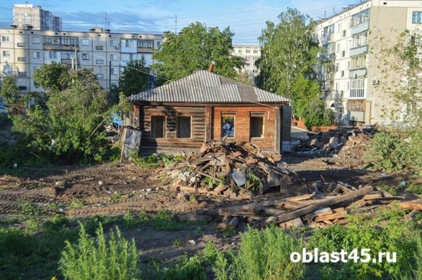 Забор или сквер? Курганцы переживают за судьбу участка возле набережной Забор или сквер? Курганцы переживают за судьбу участка возле набережной