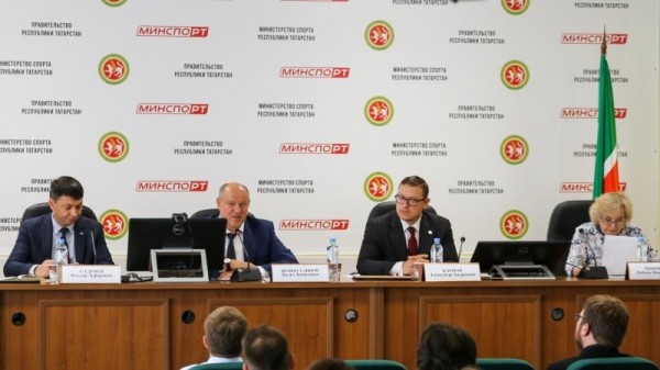 В Министерстве спорта Республики Татарстан состоялось вручение первых памятных медалей «90 лет ГТО» В Министерстве спорта Республики Татарстан состоялось вручение первых памятных медалей «90 лет ГТО»