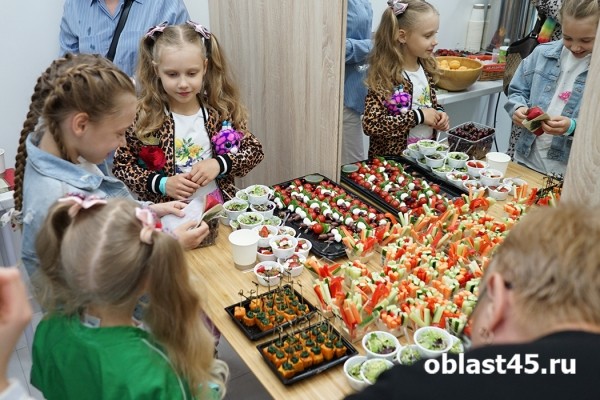 Две курганские девушки открыли современную клинику в Москве Две курганские девушки открыли современную клинику в Москве