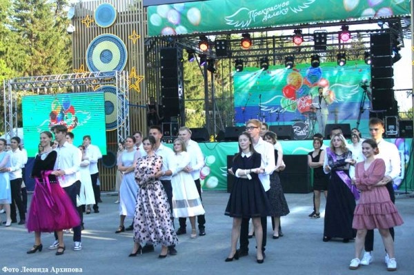 Прошедший в Кургане фестиваль для выпускников станет ежегодным Прошедший в Кургане фестиваль для выпускников станет ежегодным