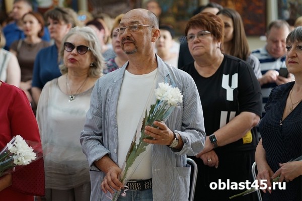 В Кургане наградили отличников здравоохранения