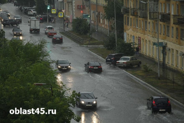 Автомобили курганцев страдают от гидроударов