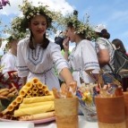 В Частоозерье с большим размахом прошел этнокультурный фестиваль "Купала"
В Частоозерье с большим размахом прошел этнокультурный фестиваль "Купала"