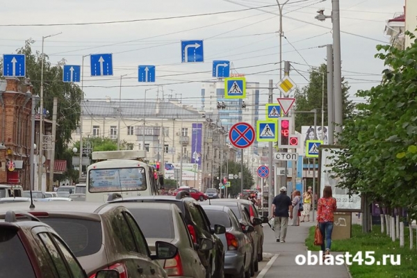 Время в пути у курганских водителей увеличилось вдвое из-за ремонтов Время в пути у курганских водителей увеличилось вдвое из-за ремонтов