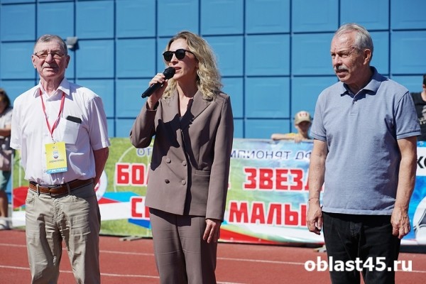 В Кургане маленькие футболистки сыграли в футбол всероссийского значения