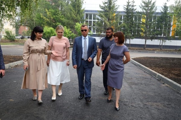 Губернатор вместе с главой Кургана оценили ремонт 11-й школы