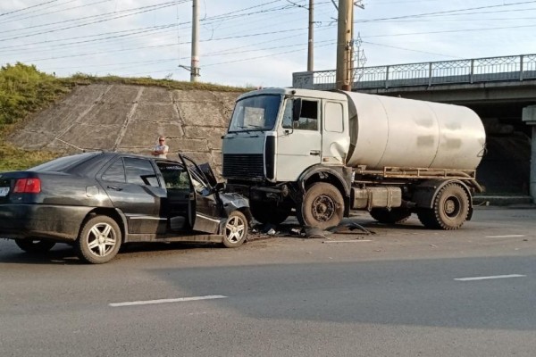 Курганца госпитализировали после аварии с КАМАЗом Курганца госпитализировали после аварии с КАМАЗом