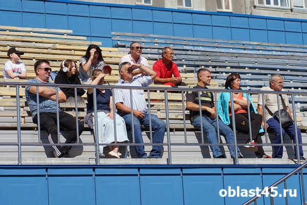 В Кургане маленькие футболистки сыграли в футбол всероссийского значения