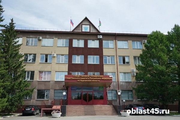 В Кургане работник кондитерского предприятия упал с высоты