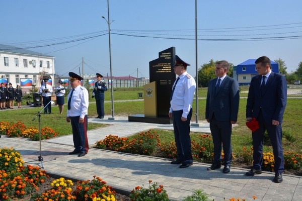 Трое сотрудников УФСИН отдали свою жизнь ради спасения других Трое сотрудников УФСИН отдали свою жизнь ради спасения других