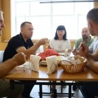 
											Губернатор Вадим Шумков проконтролировал, как организованы ярмарки с продукцией местных производителей									