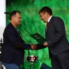 Руководители региональных органов власти вручили награды труженикам села
Руководители региональных органов власти вручили награды труженикам села