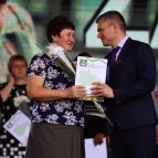 Руководители региональных органов власти вручили награды труженикам села
Руководители региональных органов власти вручили награды труженикам села