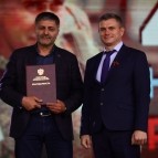 Руководители региональных органов власти вручили награды труженикам села
Руководители региональных органов власти вручили награды труженикам села