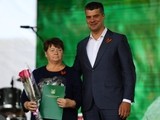Руководители региональных органов власти вручили награды труженикам села
Руководители региональных органов власти вручили награды труженикам села